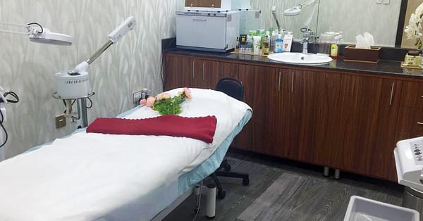 Smoother Skin Awaits â Experience MenâS Waxing Options! Dubai